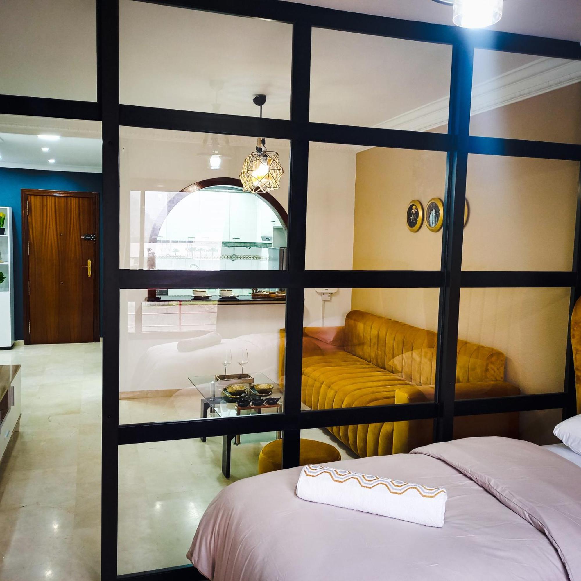 Moderne Appartement Au Plein Centre-Ville En Face Hilton & La Gare De Train Tgv Avec Climatisation Tanca Dış mekan fotoğraf